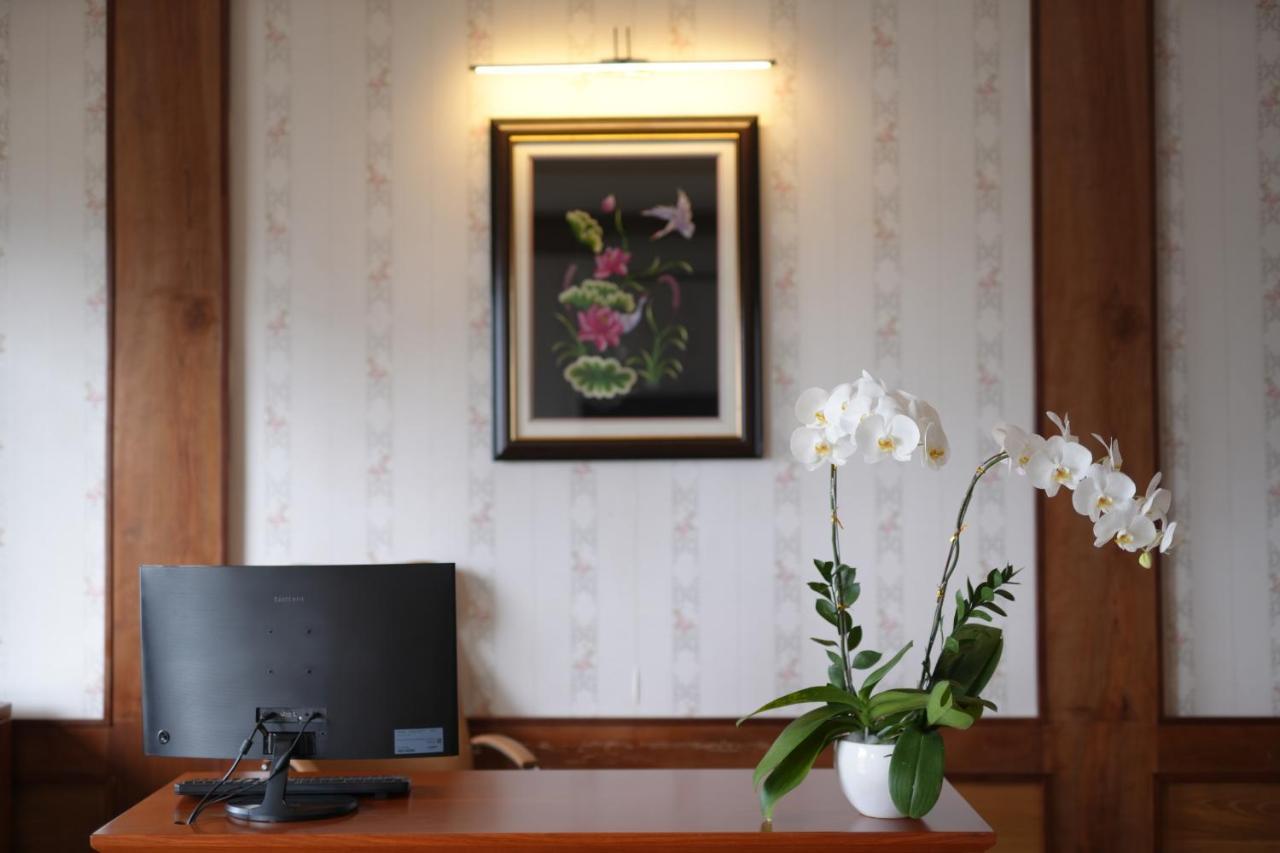 Pleiku Hotel Eksteriør billede